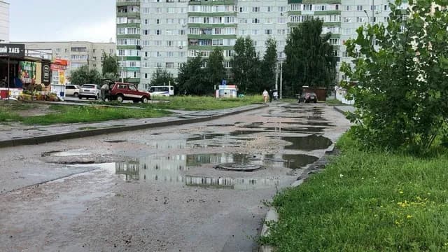 Ливень в Пензе затопил проспект Строителей и вывел из строя восемь двигателей