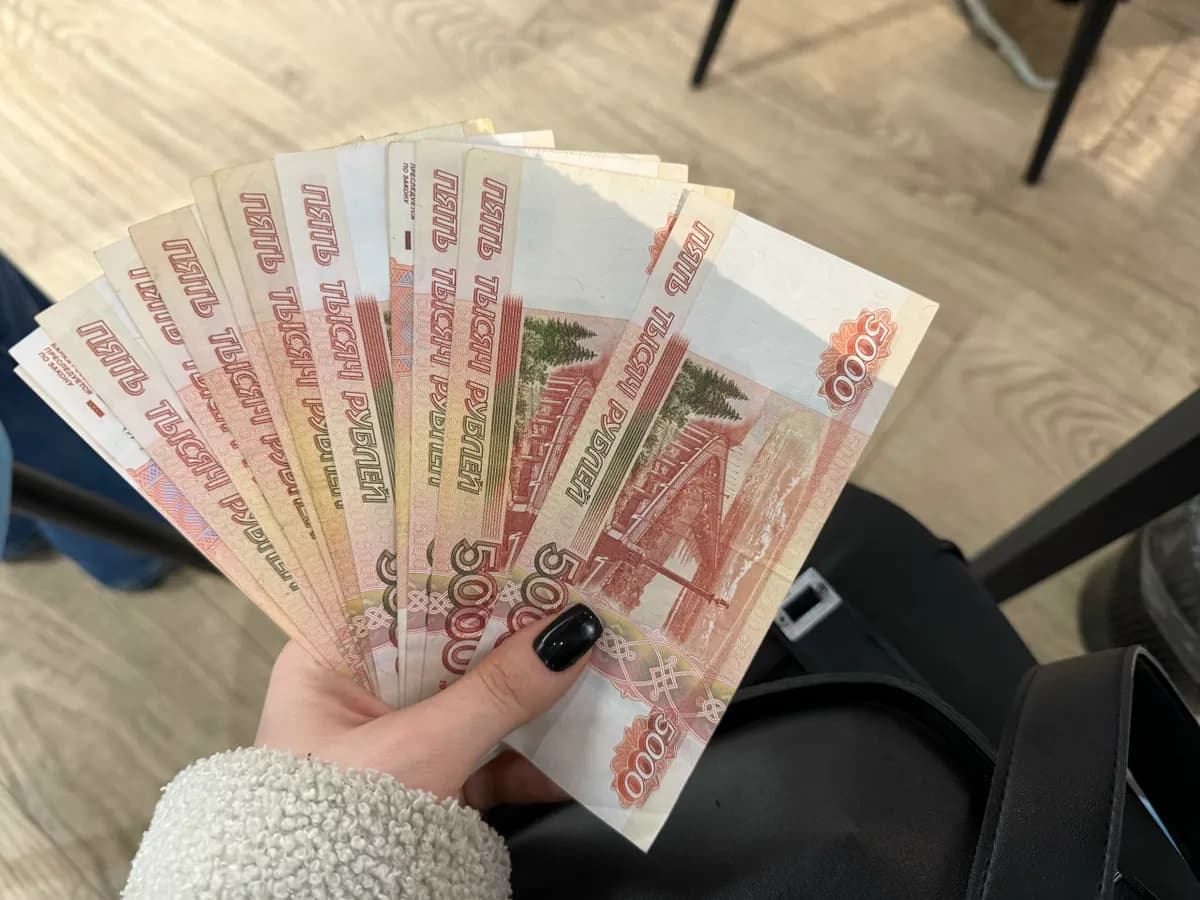 Одна перевела деньги на безопасный счет, второй погорел на крипте: молодых брянцев аферисты обманули на 12 млн рублей