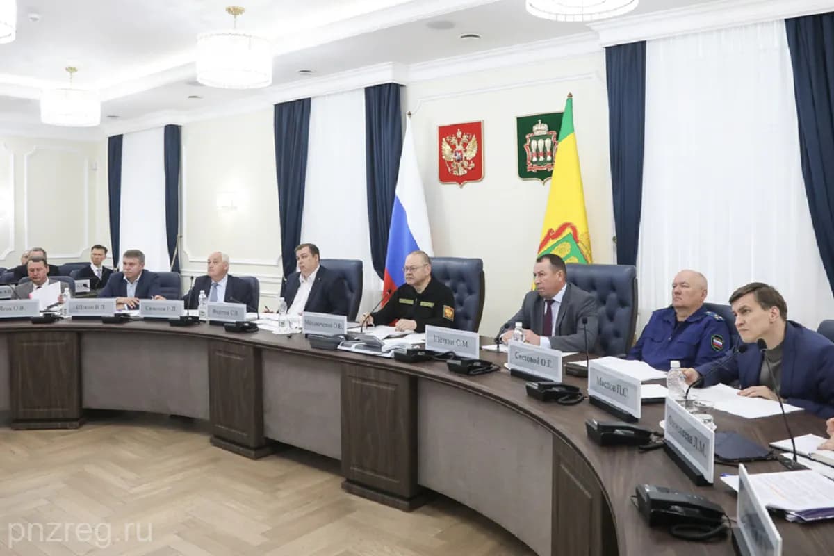 Мельниченко потребовал взять на особый контроль работы по строительству и ремонту соцобъектов