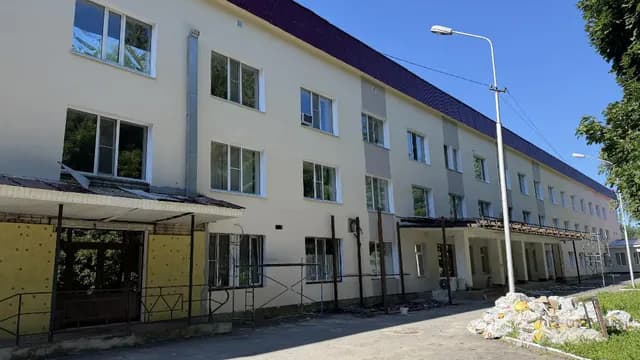 В Кузнецке завершается ремонт фасада здания больницы и детской поликлиники
