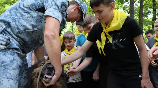 Пензенские полицейские рассказали детям в лагере, как не стать жертвой преступников