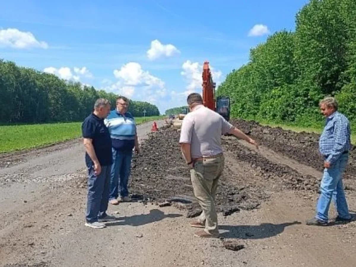 В Земетчинском районе проверили строительство нового корпуса больницы