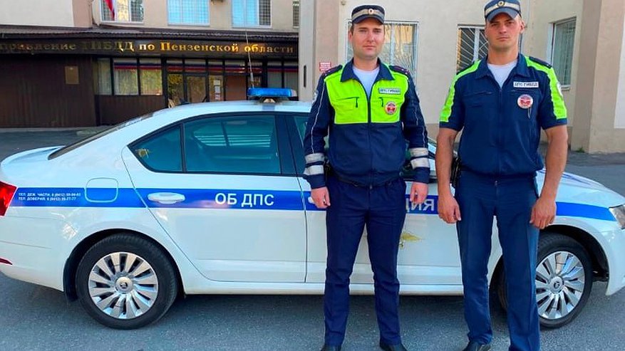 Главная картинка новости: В Пензе на Сурском мосту сотрудники Госавтоинспекции спасли 18-летнюю девушку