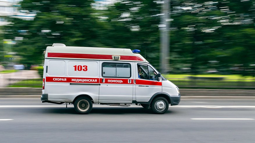 В Пензенском районе иномарка врезалась в дерево, пострадал 2-летний мальчик