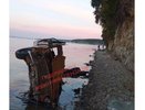 Автомобиль «Жигули» упал с обрыва в Сурское водохранилище под Пензой