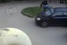 В Пензе на Кижеватова мужчина разбил стекла в машине, чтобы поспать в салоне