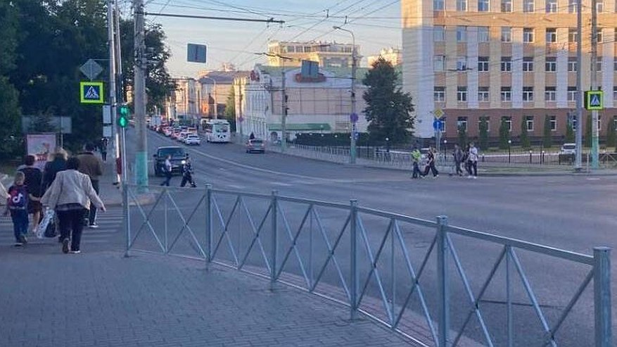Главная картинка новости: В Пензе благодаря экономии установят три светофора и обустроят два пешеходных перехода