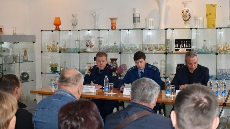 Главная картинка новости: Сотрудникам Никольского завода задолжали более 1 млн рублей по заработной плате