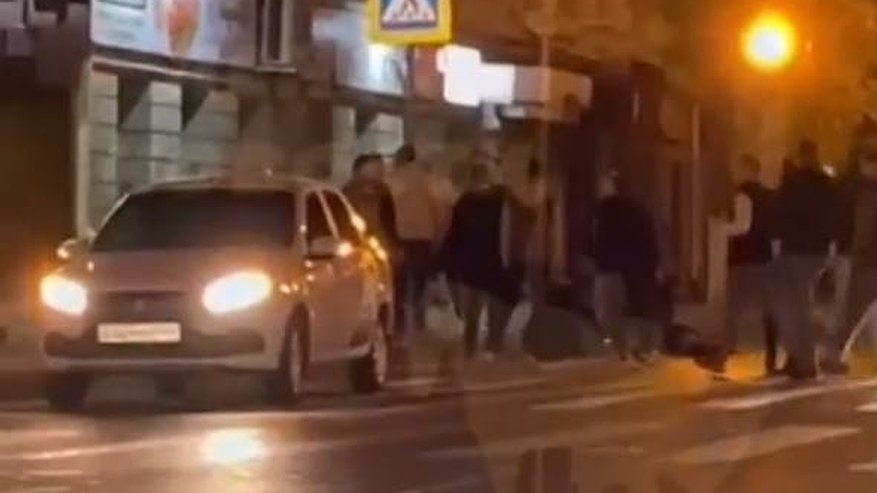 Главная картинка новости: В Пензе на улице Московской произошла массовая драка