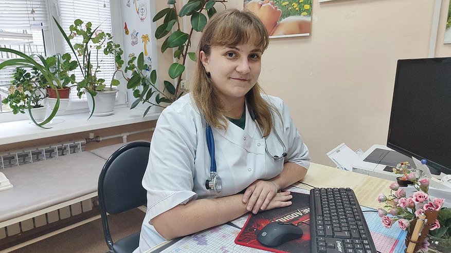 Главная картинка новости: В Бессоновскую больницу по программе «Земский доктор» трудоустроилось два педиатра