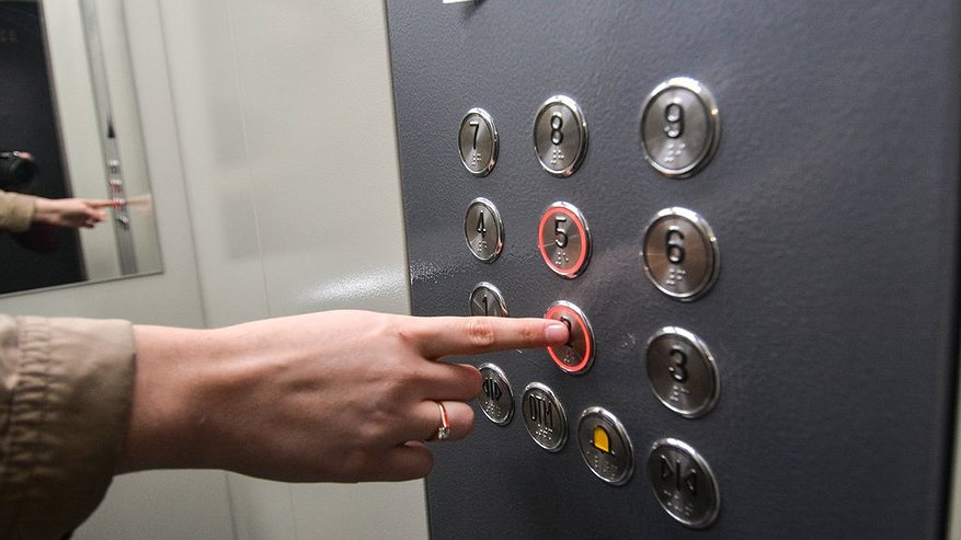 Главная картинка новости: За 2023 год в Пензенской области отремонтировали более 70 лифтов
