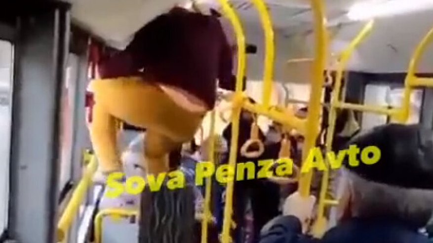 Главная картинка новости: Вышедшую в окно автобуса пензячку привлекут к ответственности