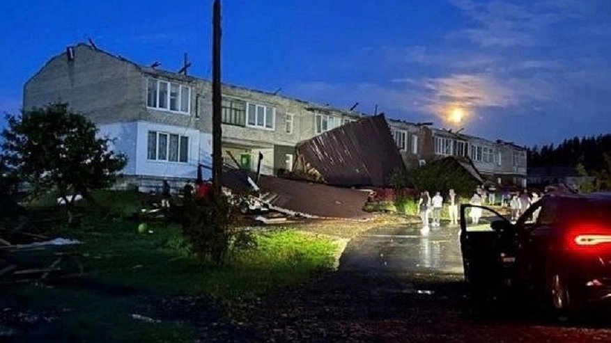 Главная картинка новости: Более 15 миллионов рублей выплатили пострадавшим от урагана в Никольском районе