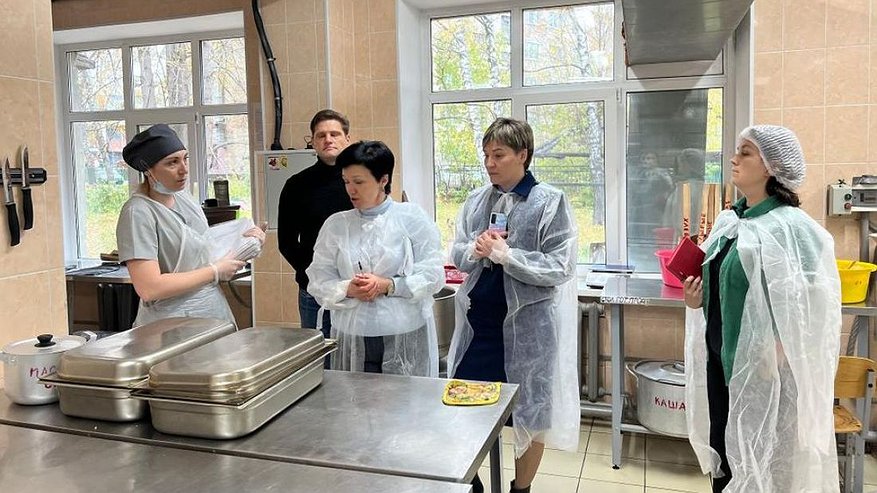 Главная картинка новости: В Пензенской школе выявили нарушения правил организации питания детей