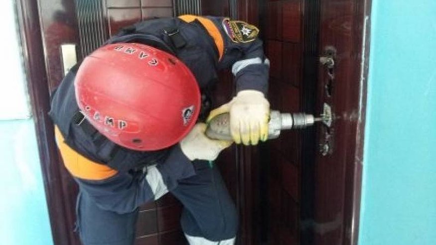 Главная картинка новости: Пензенские спасатели помогли запертой в квартире женщине-инвалиду