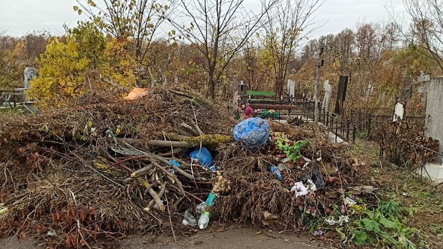 С городских кладбищ Пензы вывезли 13 тысяч кубометров мусора