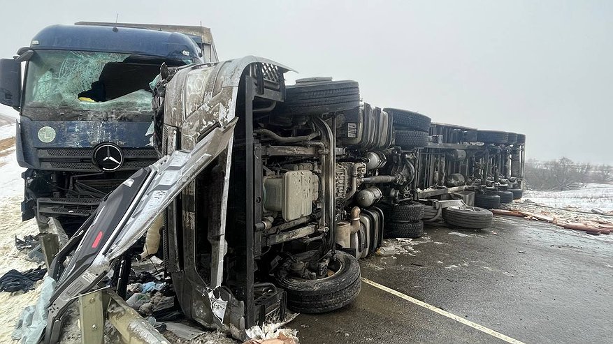 В Мокшанском районе на федеральной дороге столкнулось три автомобиля