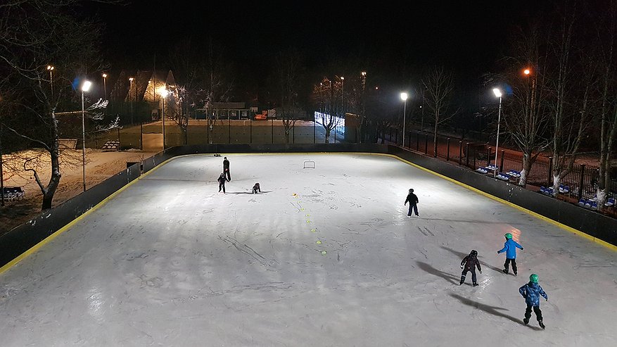 Главная картинка новости: Более 30 новых хоккейных коробок появятся в Пензе в ближайшие дни