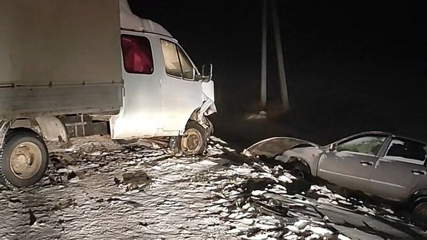Главная картинка новости: Пять человек пострадали в ДТП на трассе «Кузнецк – Марьевка – Индерка»
