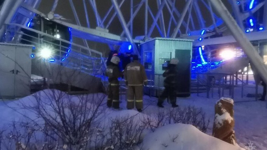 Главная картинка новости: Губернатор Пензенской области похвалил спасателей за освобождение людей с колеса обозрения