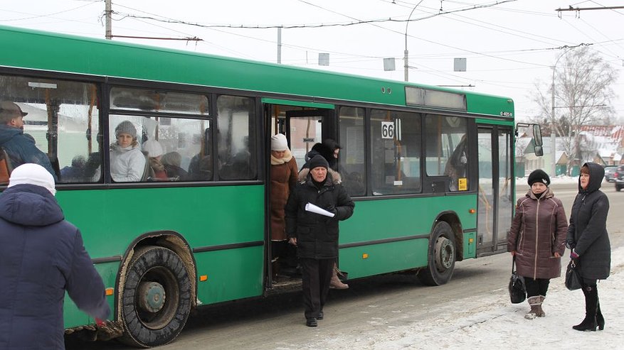 Главная картинка новости: Жители Пензы жалуются на автобусы, которые продолжают проезжать мимо остановок