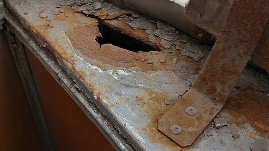 Главная картинка новости: Троллейбус с дырой вызвал бурную реакцию в Пензе
