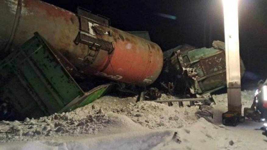 Поезд Нижневартовск - Пенза сошел с рельсов в Челябинской области