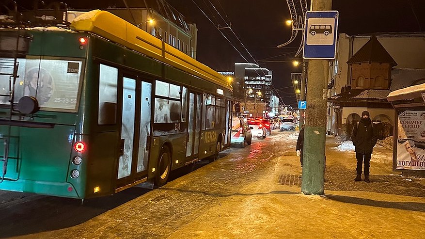 Главная картинка новости: Пенсионерка пострадала во время поездки на пензенском троллейбусе