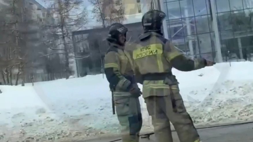 Главная картинка новости: К месту обрыва троллейбусного провода в Пензе прибыли экстренные службы