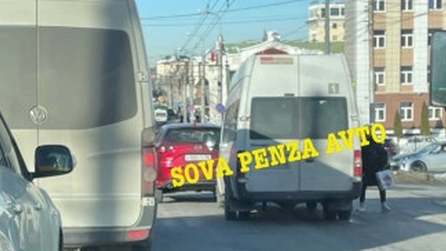 Авария на улице Кирова в Пензе привела к затору на дороге