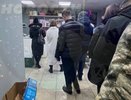 Перед 8 марта в Пензе в цветочных магазинах выстроились огромные очереди