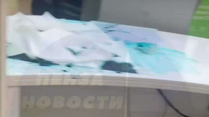 Главная картинка новости: 21 марта пензенец облил зеленкой сотрудницу банка
