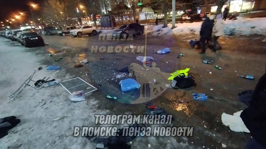 Главная картинка новости: В Пензе мужчина бросал вещи из окна на Тернопольской