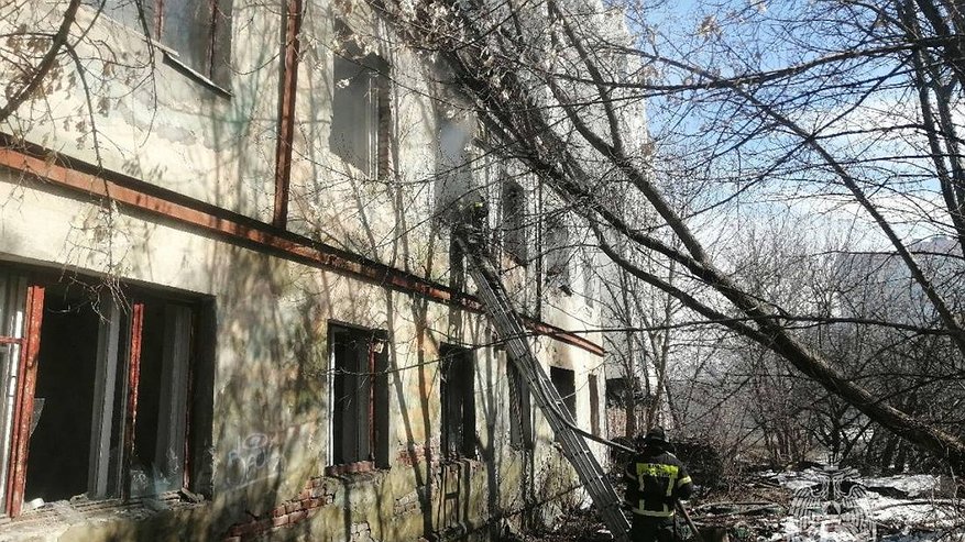 Главная картинка новости: Пожар в расселенном доме в Арбеково вызывает беспокойство пензенцев