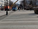 В центре Пензы перевернулся синий трактор