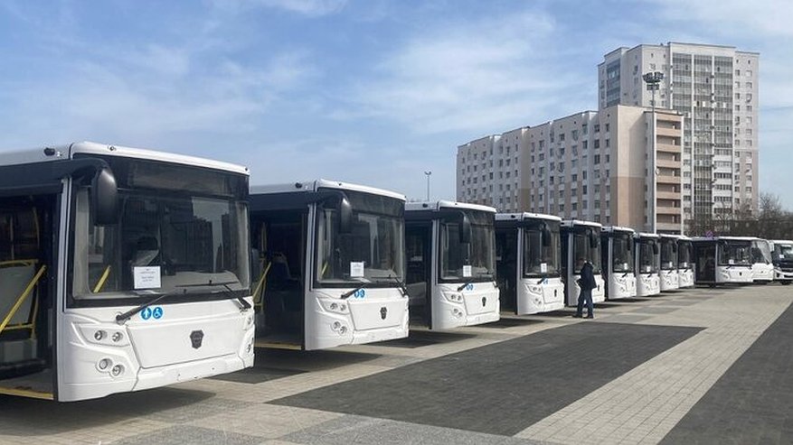 Главная картинка новости: В Пензе приняли решение не перекрашивать в зеленый цвет новые автобусы