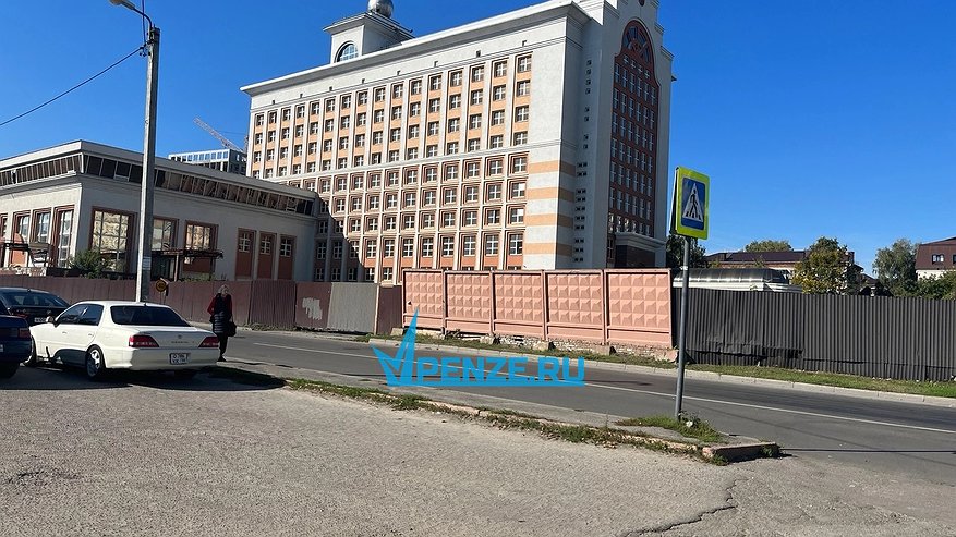Главная картинка новости: 40 лет простоя: долгострой, расположенный в самом сердце Пензы, зарос кленом и несбывшимися надеждами