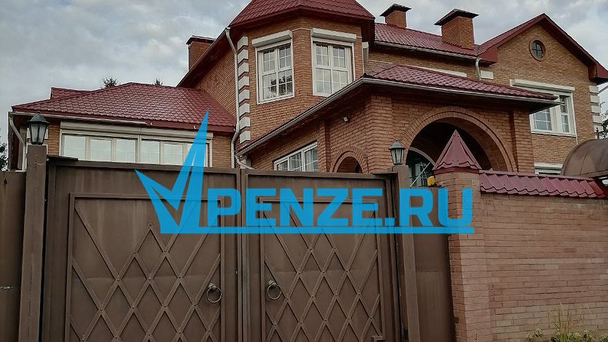 Главная картинка новости: Ахунский коттедж семьи Бочкаревых превратили в базу отдыха и площадку для проведения банкетов