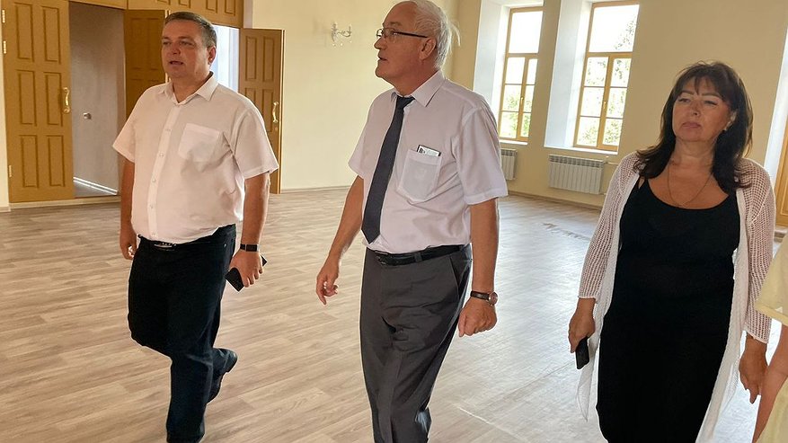 Главная картинка новости: Председатель регионального правительства проверил реализацию проекта по повышению рождаемости в Сердобске