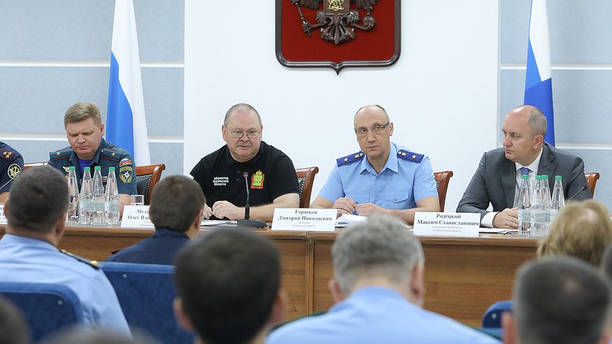 Главная картинка новости: Олег Мельниченко поручил проработать основные направления профилактики подростковой преступности в Пензенской области