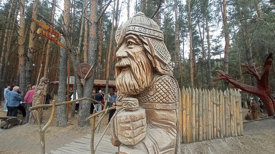 Главная картинка новости: Как пензенский сказочный парк скульптур превратился в помеху: о «Древландии» заговорили независимые журналисты
