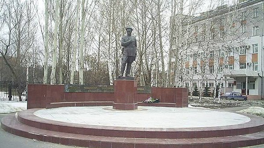 Главная картинка новости: В Пензе прообразом памятника участковому милиционеру стал капитан Григорий Шелков