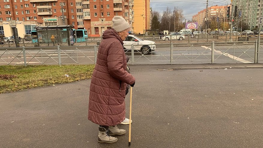 Главная картинка новости: Пенсионеров предупредили: с 1 декабря спишут всё с банковского счёта, куда им перечисляют пенсию. Причём на законных основаниях