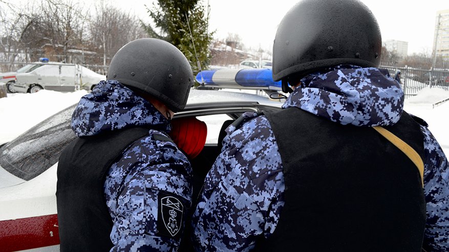 Главная картинка новости: Пьяный дебошир разбил стеклянные двери в сауне Пензы