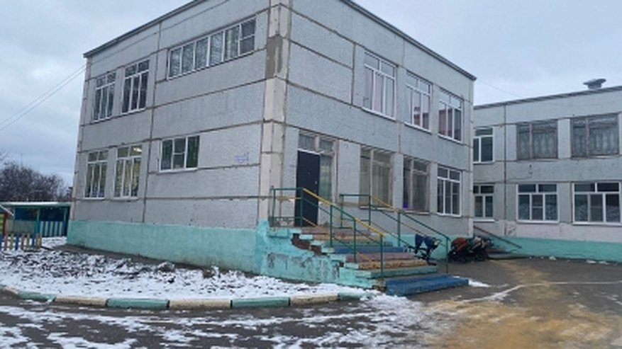 Главная картинка новости: В с. Чемодановка проверят состояние здания детского сада после сообщений в СМИ