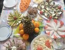 За праздничным столом эта закуска улетает первой: на приготовление «Рафаэлло» из консервированной горбуши и минимум времени уйдёт