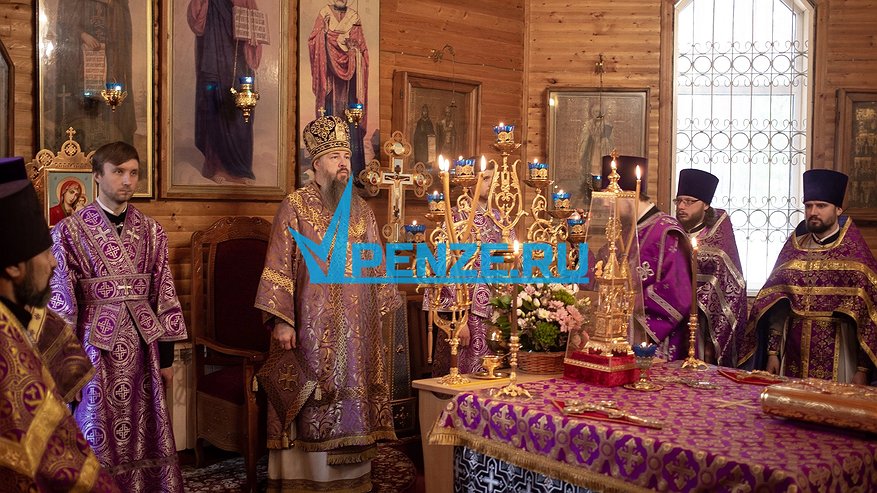 Главная картинка новости: Владыка Серафим совершит праздничную Литургию в день памяти святителя Николая Чудотворца