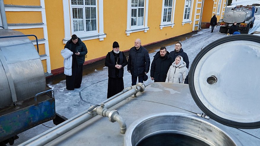 Главная картинка новости: Вадим Супиков помог в организации крещенских мероприятий