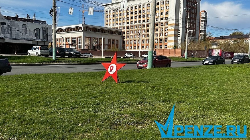 Главная картинка новости: Олег Денисов принял участие в концерте у памятной композиции «Журавли»