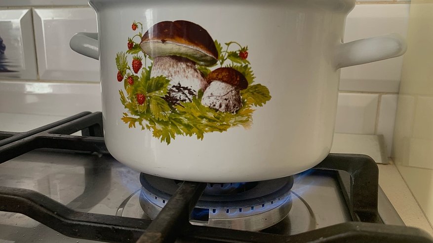 Главная картинка новости: Нужно ли снимать пенку с бульона при варке мяса – запомните раз и навсегда